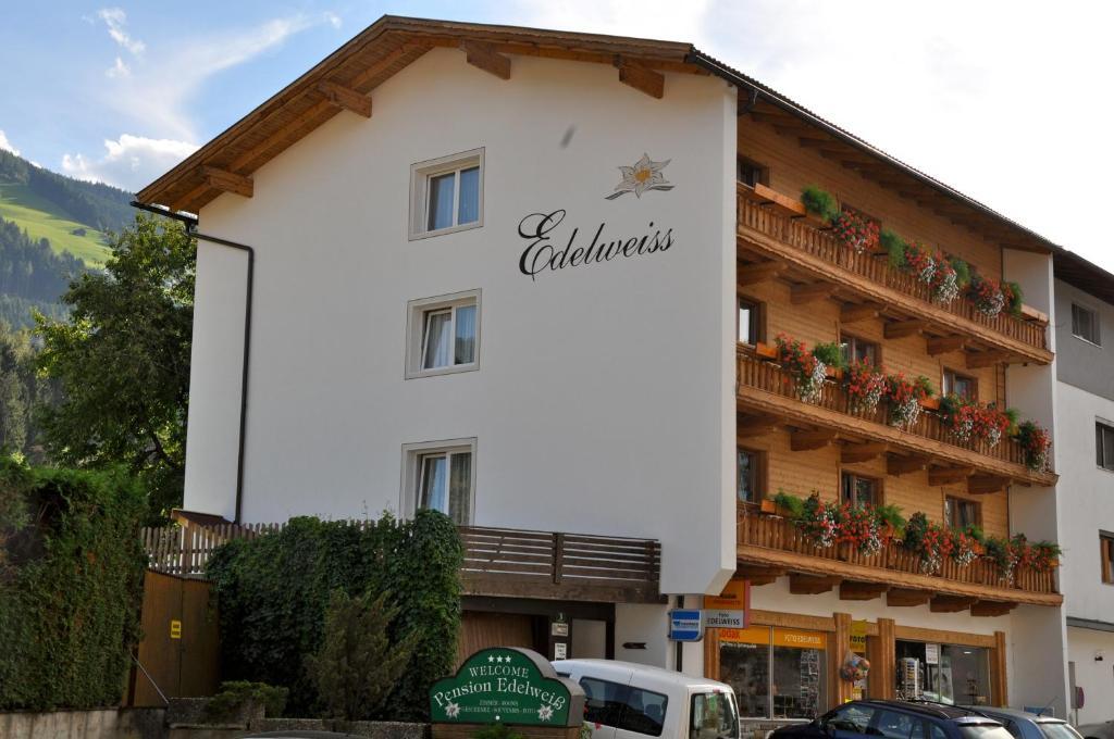 Готель Gaestehaus Pension Edelweiss Kolsass Екстер'єр фото