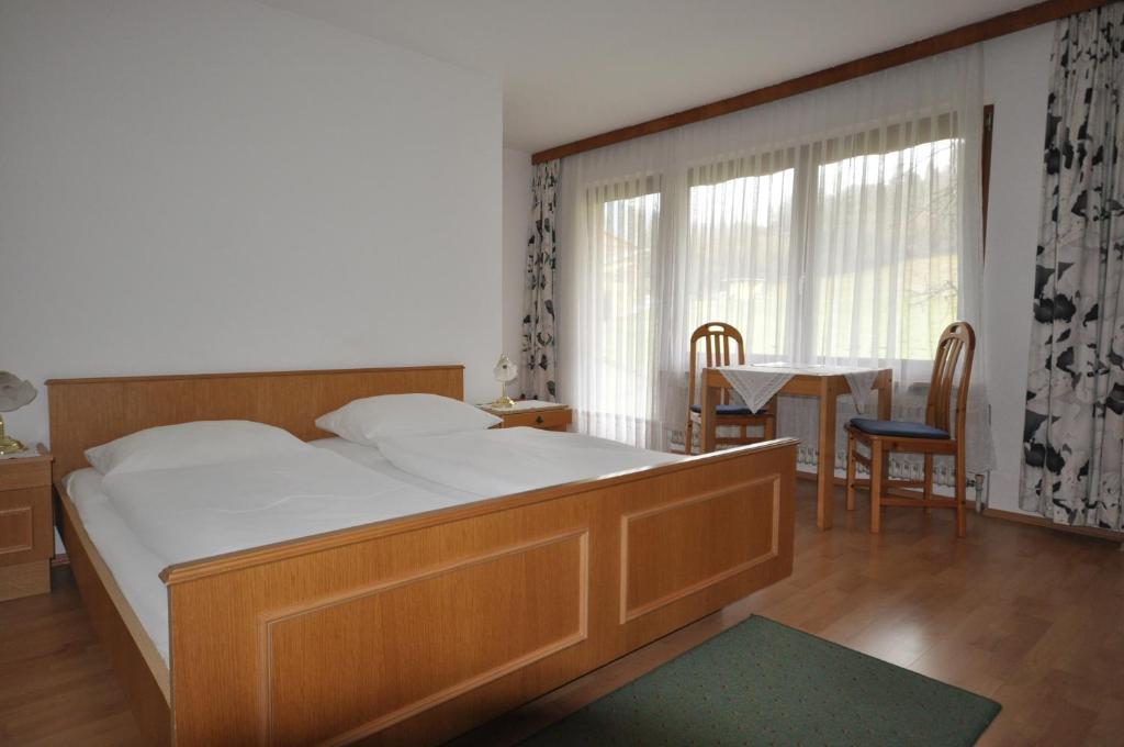 Готель Gaestehaus Pension Edelweiss Kolsass Екстер'єр фото